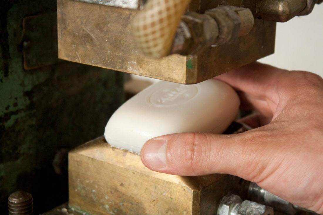 Das sind die Unterschiede zwischen industriell hergestellter Seife und Seife aus Manufakturarbeit