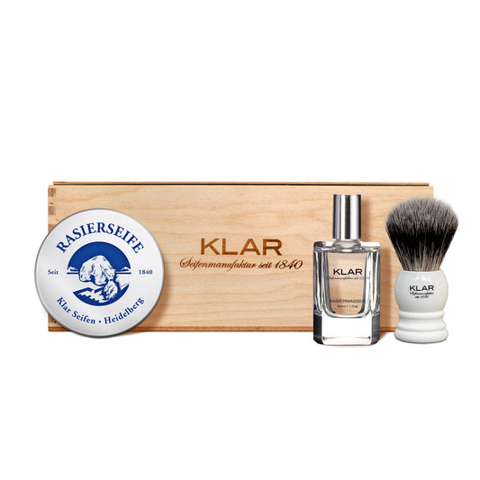 Rasierkiste mit Pinsel
